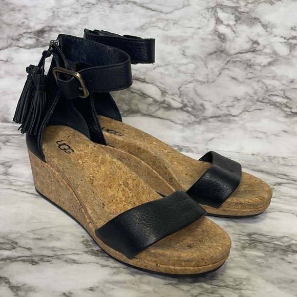 UGG Zoe 2 Wedge Sandals Women’s 6.5 Black Leather Wedge Tassel Zipper Back - Picture 2 of 12